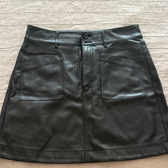 Madewell Black A-Line faux Leather Skirt - Picture 2 of 4